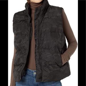 Black BB Dakota Puffer vest Camo